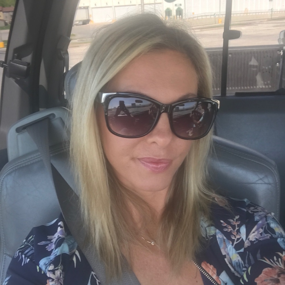 Meet your Posher, Jennifer